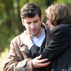 Eric Caravaca accanto a Céline Sallette in Ici-bas