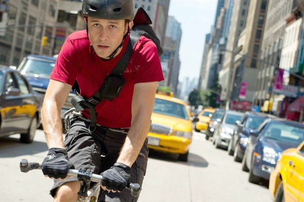 Il Ciclista Joseph Gordon Levitt Protagonista Di Premium Rush Sfreccia Nel Traffico Di New York 229408