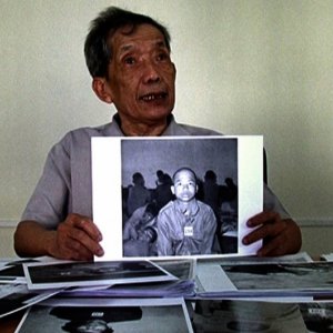 Una scena del documentario Le Maitre des Forges de L'enfer