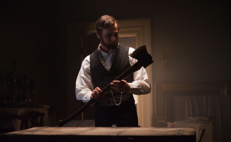 Abraham Lincoln: Vampire Hunter, Benjamin Walker in una scena del film nei panni di Abraham Lincoln