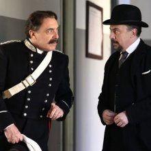 La scomparsa di Patò: Nino Frassica e Maurizio Casagrande in una scena del film