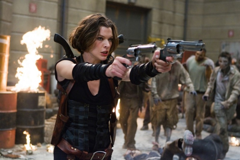 Milla Jovovich Agguerrita Contro Gli Zombie In Una Scena Di Resident Evil Retribution 229651