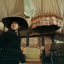 Jet Li in una scena del film d'azione The Flying Swords of Dragon Gate