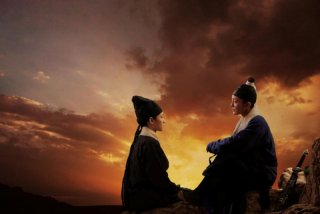 The Flying Swords of Dragon Gate: Xun Zhou in una scena del film insieme a Mavis Fan