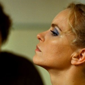 Barbara: Nina Hoss in una scena del film con Ronald Zehrfeld