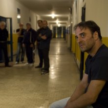 Cesare deve morire: Salvatore Striano in una scena del film