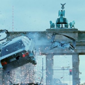Don - The King is Back: una scena d'azione del film sotto la Porta di Brandeburgo