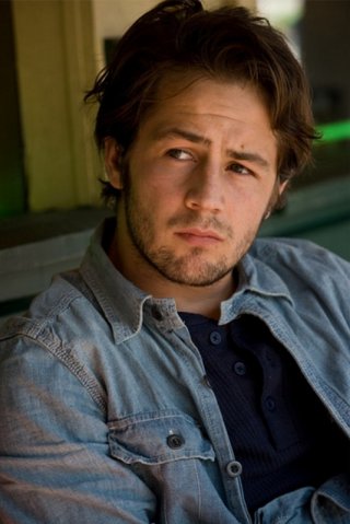 Michael Angarano in una scena di Knockout - Resa dei conti