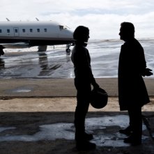 Michael Douglas in una scena di Knockout - Resa dei conti insieme a Gina Carano