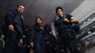 Shahrukh Khan in Don - The King is Back insieme a Priyanka Chopra e Florian Lukas