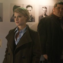 Alcatraz: Jorge Garcia e Sarah Jones in una scena dell'episodio Cal Sweeney