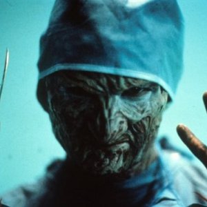 Robert Englund è Freddy-chirurgo in Nightmare 4 - il non risveglio
