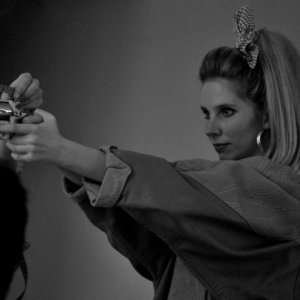 Sadie Pickering sul set della commedia Act of Godfrey