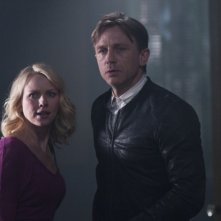 Daniel Craig insieme a Naomi Watts in una scena di Dream House