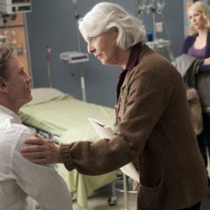 Dream House: Daniel Craig in una scena del film con Jane Alexander