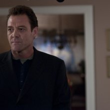 Marton Csokas in una scena del thriller Dream House