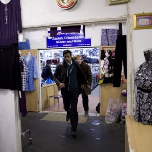 Atta Yaqub e Christoph Franken nel drammatico Fernes Land