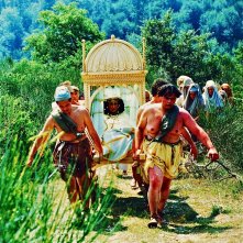 Film - Magnificat -  portantina della cortigiana Rozal (Dalia Lahav) realizzata da G. Pirrotta