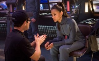 J.J. Abrams e Zoe Saldana sul set di Star Trek 2