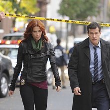 Unforgettable Dylan Walsh E Poppy Montgomery In Una Scena Dell Episodio Lost Things 230770