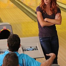 Unforgettable: Dylan Walsh e Poppy Montgomery in una scena dell'episodio With Honor