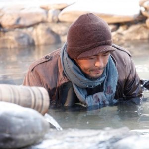 Louis Koo a mollo e al freddo in Romancing in Thin Air