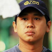 Postcards From The Zoo: il regista Edwin sul set del film