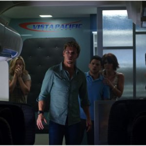 Ryan Kwanten circondato dagli altri interpreti dell'horror 7500