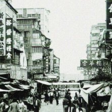 A Simple Life: Hong Kong in bianco e nero immortalata in una scena del film