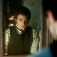 Daniel Radcliffe allo specchio in The Woman in Black