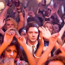 Take Me Home Tonight: uno sconsolato Topher Grace in una scena del film