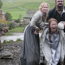 The Woman in Black: Mary Stockley, Victor McGuire e Cathy Sara in una drammatica scena del film