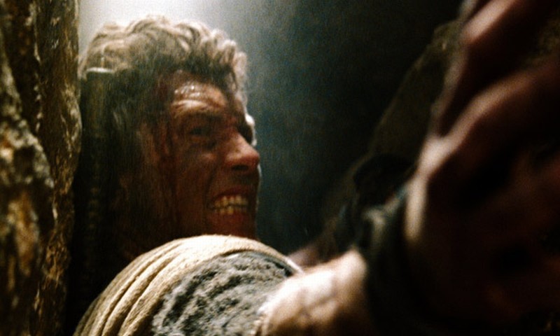 Wrath of the Titans: Sam Worthington in azione in un'immagine del film