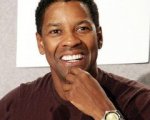 Due pistole per Denzel Washington
