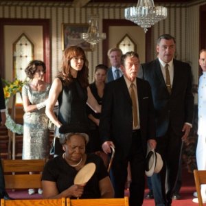 Frances O'Connor, John Hurt e Billy Bob Thornton in una scena di Jayne Mansfield's Car