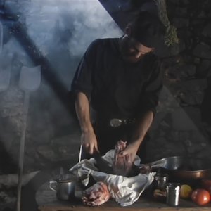 Metéora: Theo Alexander in una scena del film