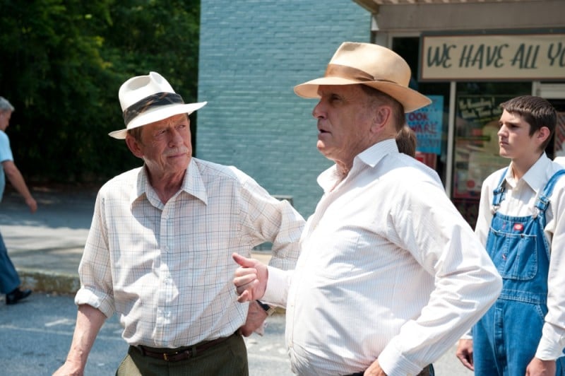 Robert Duvall e John Hurt in un'immagine di Jayne Mansfield's Car