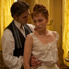 Robert Pattinson Insieme A Kristin Scott Thomas In Una Scena Del Film Bel Ami 231806