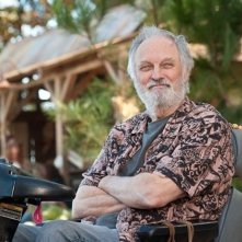 Alan Alda  in Nudi e Felici