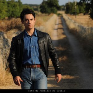 Il giovane Montalbano: Beniamino Marcone in una scena della serie