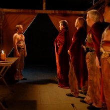 Cesare deve morire: Salvatore Striano in una scena di gruppo del film