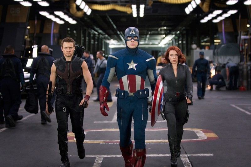 Jeremy Renner Chris Evans E Scarlett Johansson In Una Scena Di The Avengers 232288