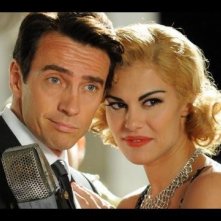 Alessio Boni e Bianca Guaccero in una divertente scena della miniserie di Rai Uno Walter Chiari Fino all'ultima risata