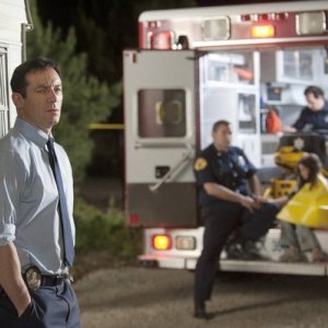 Awake: Jason Isaacs in una scena del pilot della serie