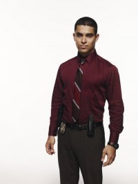 Awake: Wilmer Valderrama in una foto promozionale della serie