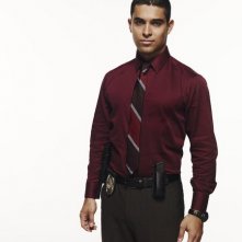 Awake: Wilmer Valderrama in una foto promozionale della serie