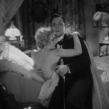 Fredric March con Miriam Hopkins in una scena de Il dottor Jekyll