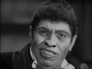 Fredric March è il terribile Mr Hyde nel film Il dottor Jekyll