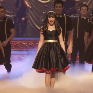 Glee: Lea Michele in una scena dell'episodio On My Way