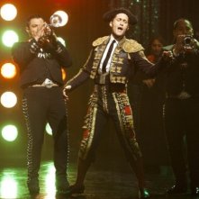 Glee: Matthew Morrison in una scena de L'insegnate di spagnolo